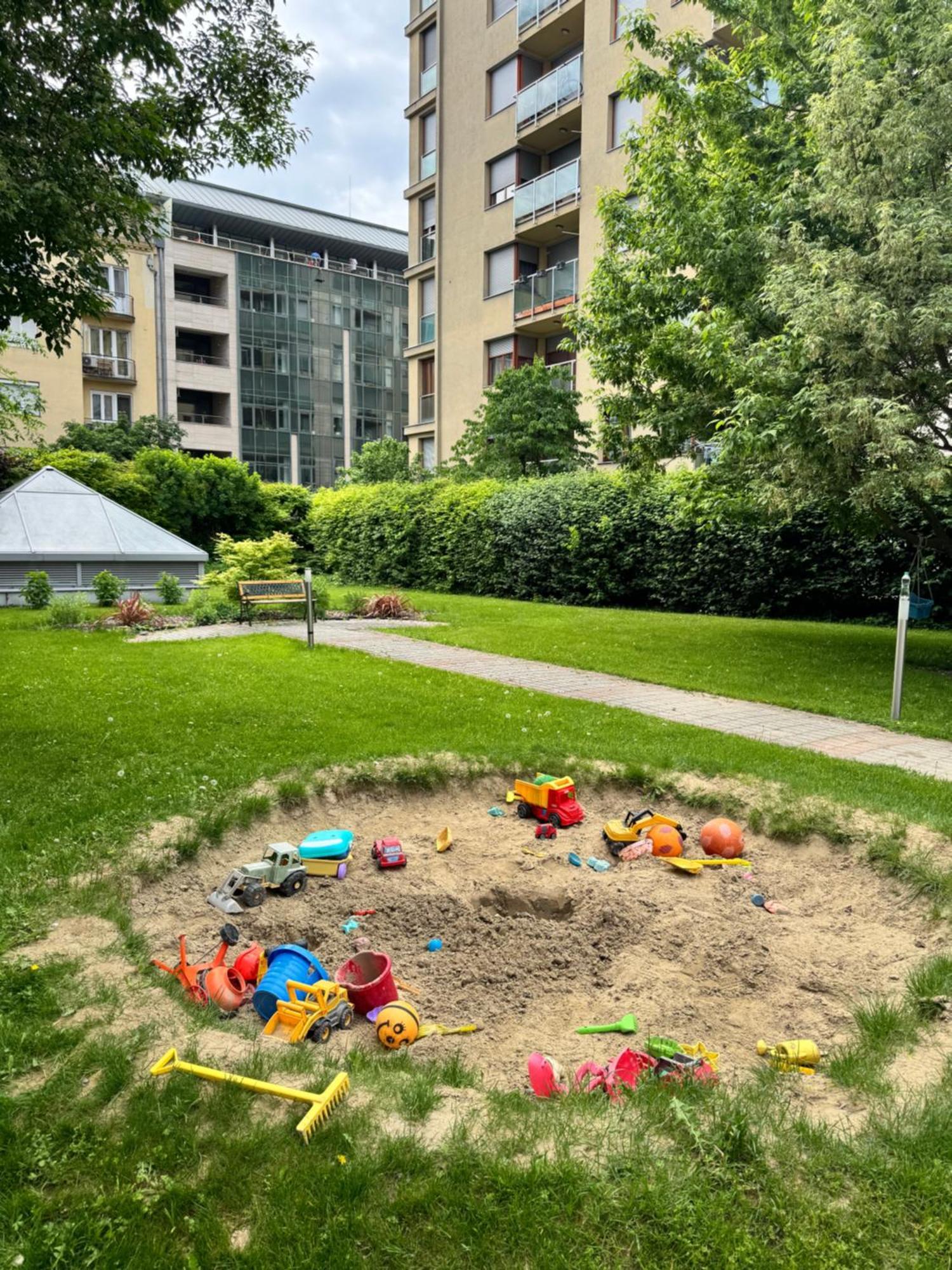 Familyoasis In Vibrant Ujlipot Апартаменти *